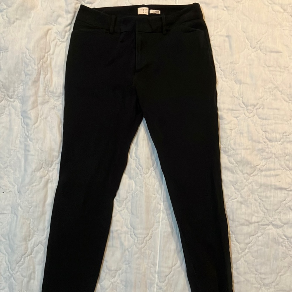 A new day dress pants. Black. Size 8. Like new condition